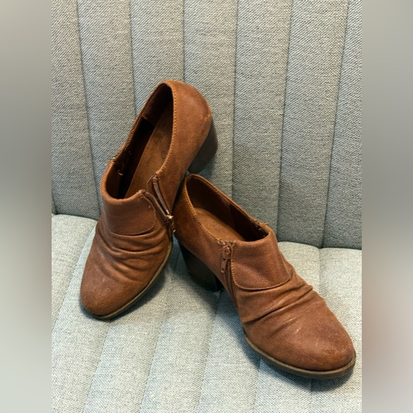 BareTraps Ankle Booties - Picture 1 of 5